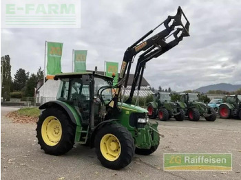 Farm tractor John Deere 5820: picture 2