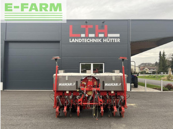 Precision sowing machine