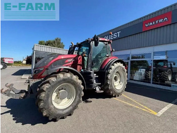Farm tractor VALTRA T214