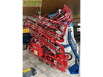 Trailed sprayer