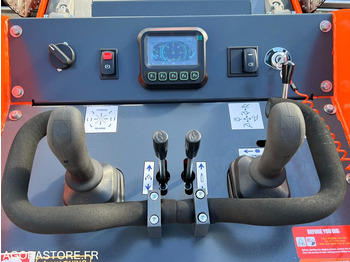 Mini chargeuse a chenilles 48cv - 2023 leasing Mini chargeuse a chenilles 48cv - 2023: picture 4 Mini chargeuse a chenilles 48cv - 2023 leasing Mini chargeuse a chenilles 48cv - 2023: picture 4