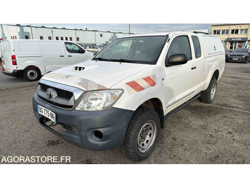 Pickup truck TOYOTA Hilux
