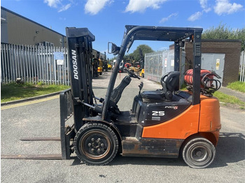 LPG forklift DOOSAN