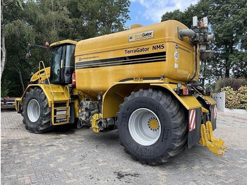 Fertilizer spreader TerraGator 2244: picture 5