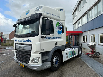Tractor truck DAF CF 400