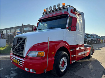Tractor truck VOLVO