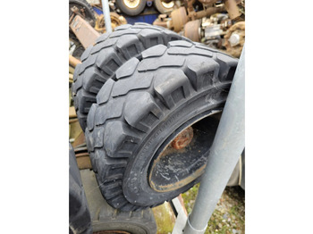 Tire Michelin 18x7-8 (180/70-8) full rubber: picture 2