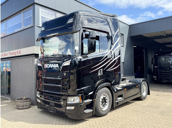 Tractor truck SCANIA S 520