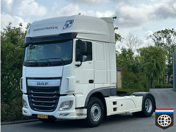 Tractor truck DAF XF 460