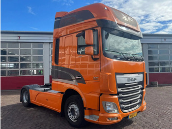 Tractor truck DAF XF 460