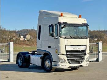 Tractor truck DAF XF 460