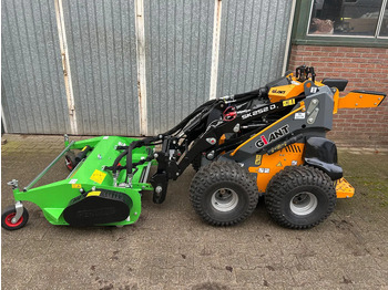 Compact loader GIANT