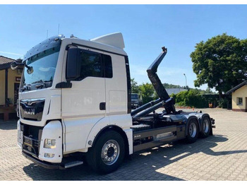 Hook lift truck MAN TGX 26.440