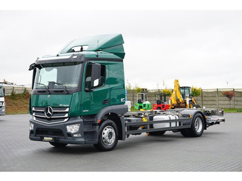 Cab chassis truck MERCEDES-BENZ