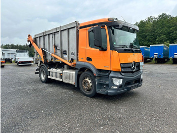 Container transporter/ Swap body truck MERCEDES-BENZ Antos 1833