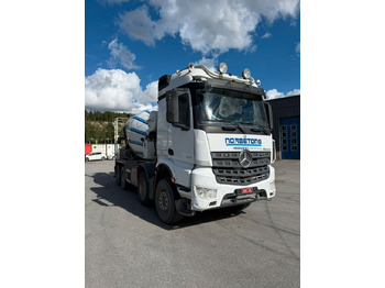 Concrete mixer truck LIEBHERR