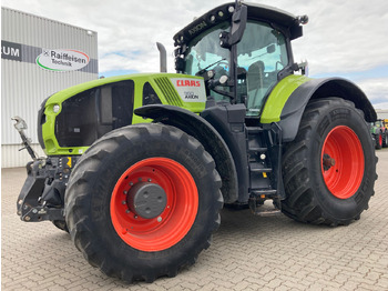 Farm tractor CLAAS Axion 960