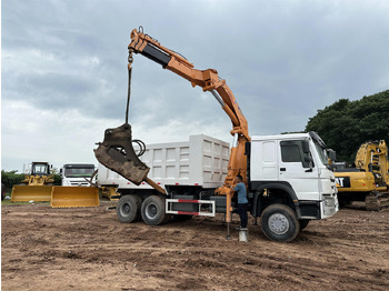 Crane truck SINOTRUK HOWO
