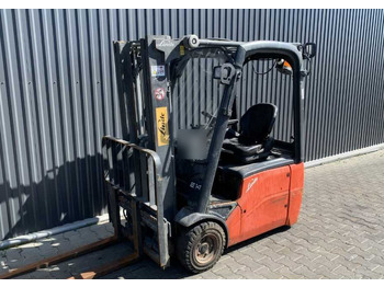 Electric forklift LINDE E