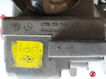 Headlight for Truck Mercedes-Benz Occ Koplamp links met steun Mercedes Actros MP1: picture 2 Headlight for Truck Mercedes-Benz Occ Koplamp links met steun Mercedes Actros MP1: picture 2