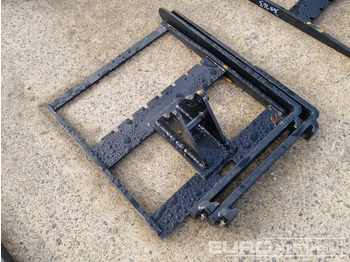 Attachment for Excavator Unused Pallet Forks to suit Mini Excavator: picture 3 Attachment for Excavator Unused Pallet Forks to suit Mini Excavator: picture 3