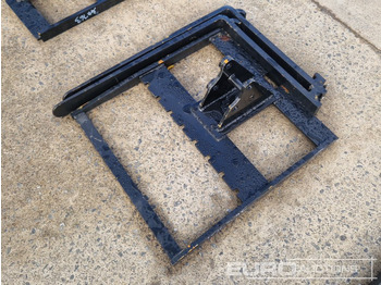 Attachment for Excavator Unused Pallet Forks to suit Mini Excavator: picture 2 Attachment for Excavator Unused Pallet Forks to suit Mini Excavator: picture 2