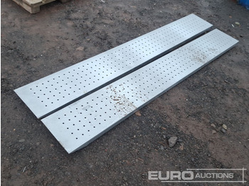 Material handling equipment Unused 8' Aluminium Loading Ramp (2 of): picture 3