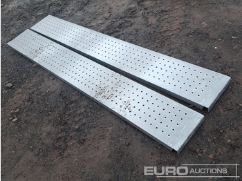 Material handling equipment Unused 8' Aluminium Loading Ramp (2 of): picture 4
