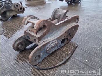 Quick coupler STRICKLAND