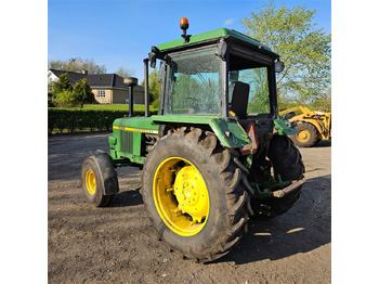 Farm tractor John Deere 2040: picture 4