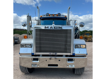 Mack Superliner leasing Mack Superliner: picture 3