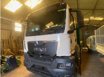 Hook lift truck MAN TGS 26.440: picture 4