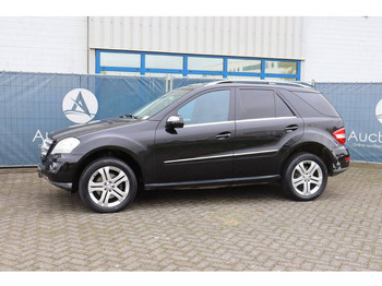 Sedan MERCEDES-BENZ