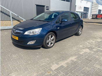Sedan OPEL