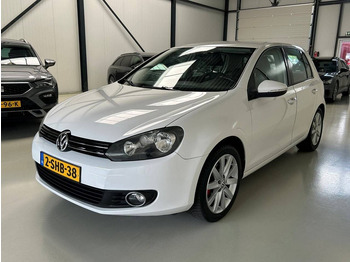 Sedan VOLKSWAGEN
