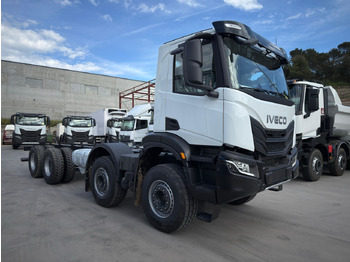Cab chassis truck IVECO AD410T50 T-WAY 8x4 E6 (Chassis): picture 2