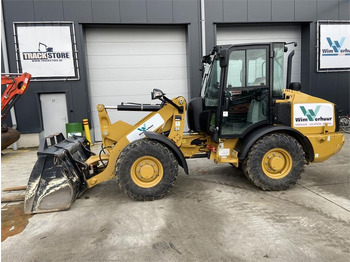 Compact loader CATERPILLAR