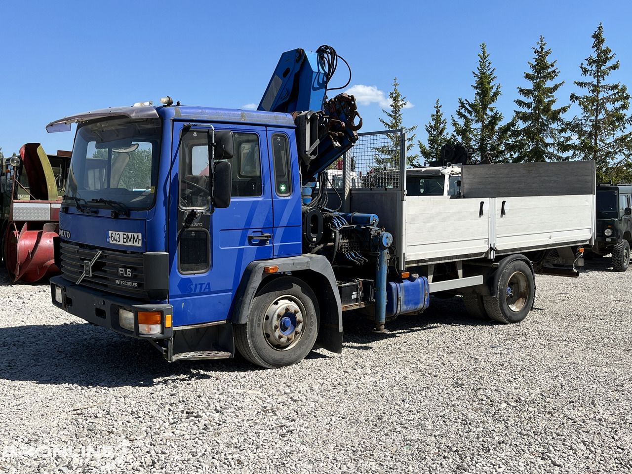 VOLVO FL611 + Palfinger PK 8200 - Dropside/ Flatbed truck, Crane truck: picture 1 VOLVO FL611 + Palfinger PK 8200 - Dropside/ Flatbed truck, Crane truck: picture 1