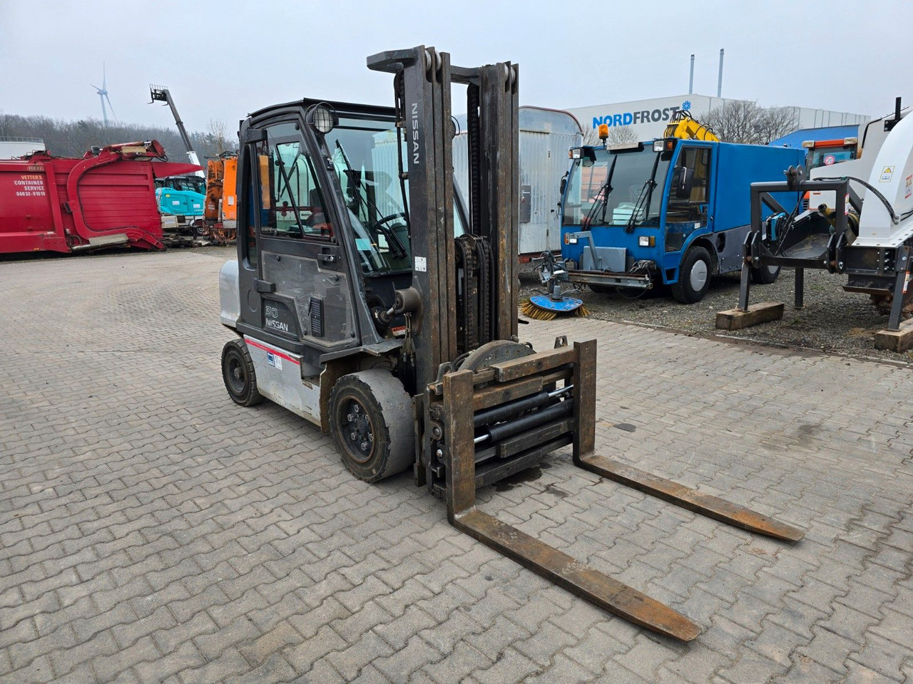 Nissan 30 YG1D2A30Q Stapler Frontstapler drehbare Gabe - Diesel forklift: picture 1 Nissan 30 YG1D2A30Q Stapler Frontstapler drehbare Gabe - Diesel forklift: picture 1