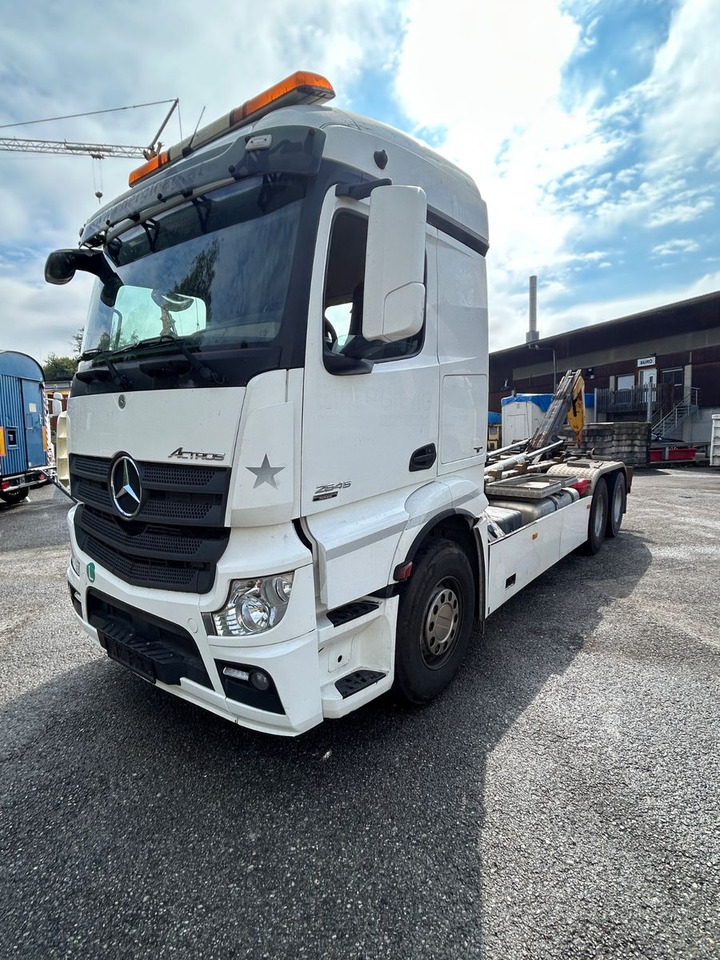Mercedes-Benz Actros 2646 6x2 BL - Hook lift truck: picture 1 Mercedes-Benz Actros 2646 6x2 BL - Hook lift truck: picture 1