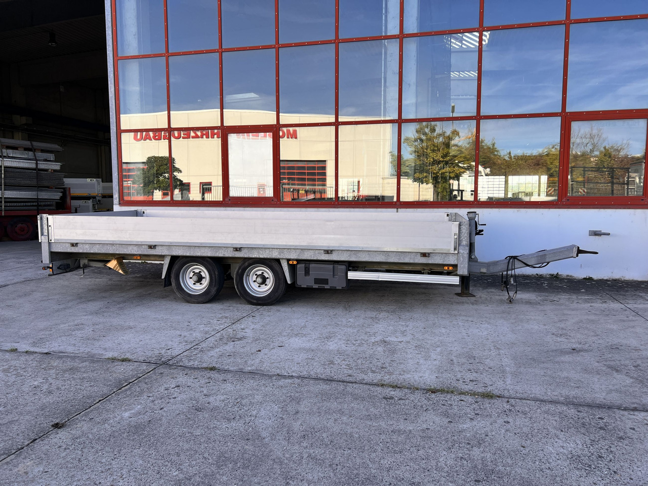 Humbaur B6AG Tandem- Prischenanhänger- Tieflader - Dropside/ Flatbed trailer: picture 1 Humbaur B6AG Tandem- Prischenanhänger- Tieflader - Dropside/ Flatbed trailer: picture 1