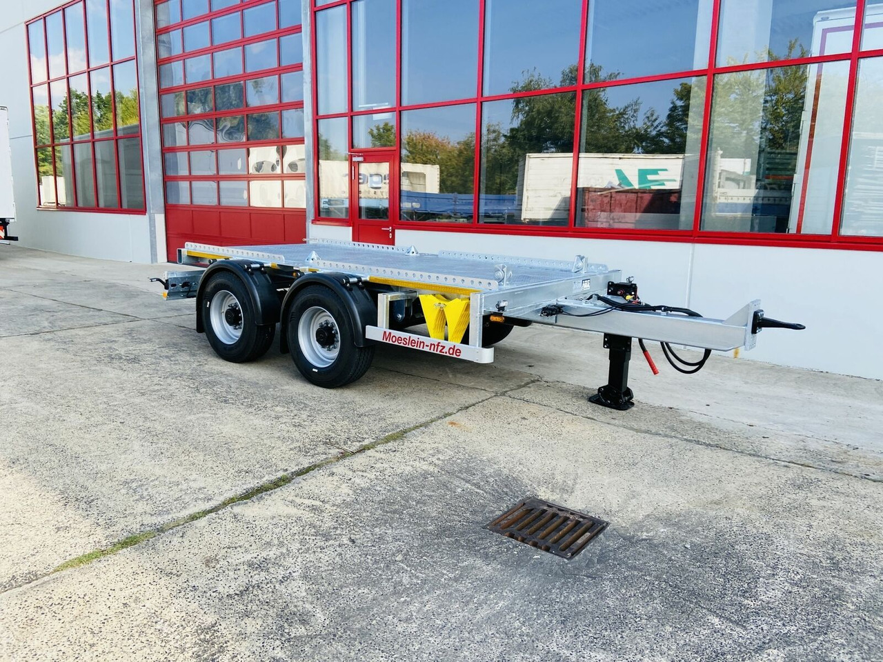 Roll-off/ Skip trailer Möslein  14 t Tandem- Absetzmuldenanhänger,geschlossenen: picture 10