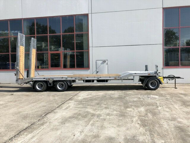 Möslein 3 Achs Tieflader- Anhänger, Luftgefedert, Verbr - Low loader trailer: picture 2 Möslein 3 Achs Tieflader- Anhänger, Luftgefedert, Verbr - Low loader trailer: picture 2
