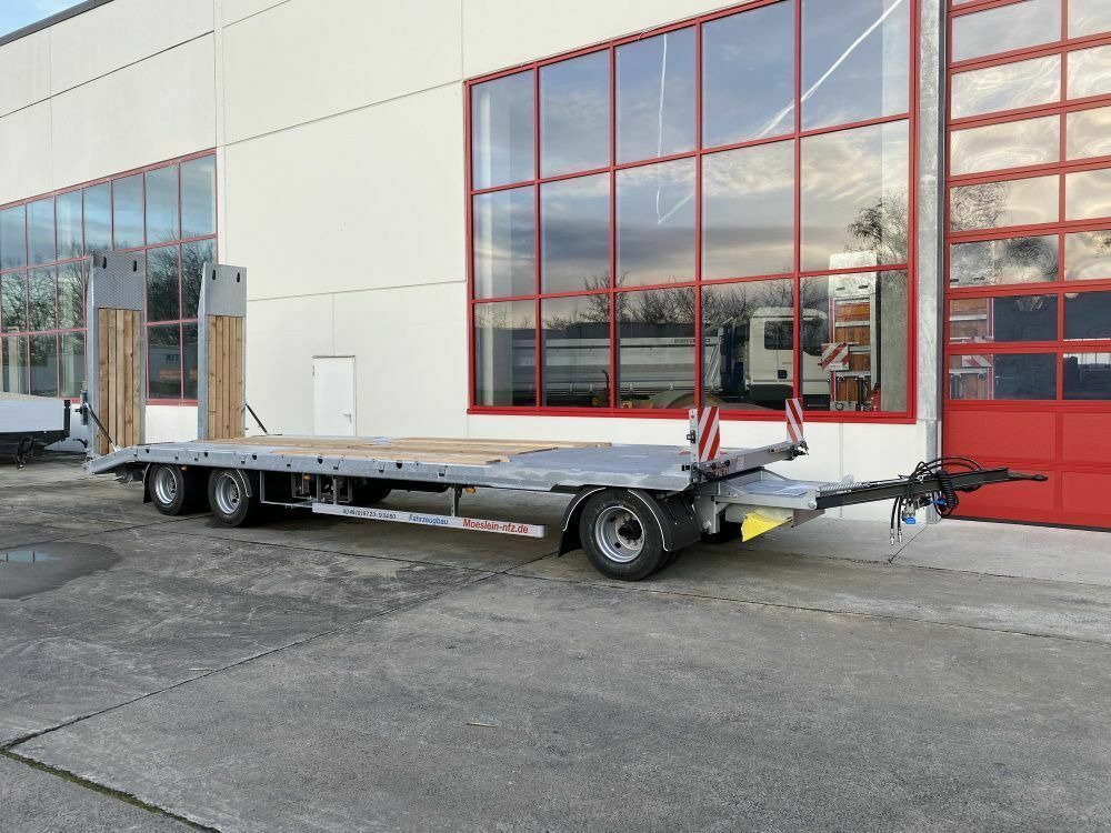 Möslein 3 Achs Tieflader mit gerader Ladefläche 9 m, Ne - Low loader trailer: picture 4 Möslein 3 Achs Tieflader mit gerader Ladefläche 9 m, Ne - Low loader trailer: picture 4