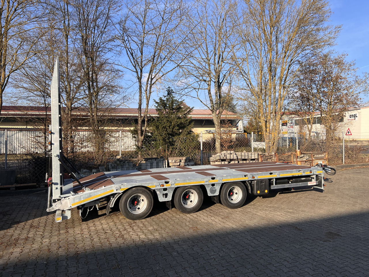Möslein TT 32 Zugrohr gerade 34 t GG Tridem- Tieflader 3 Achs, gelenktNeufahrzeug - Low loader trailer: picture 4 Möslein TT 32 Zugrohr gerade 34 t GG Tridem- Tieflader 3 Achs, gelenktNeufahrzeug - Low loader trailer: picture 4