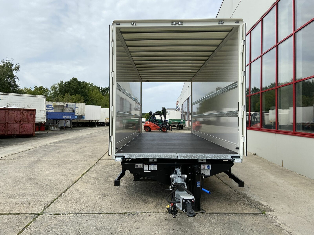 Möslein Tandem- Koffer, Durchladbar, -- Neufahrzeug -- - Closed box trailer: picture 3 Möslein Tandem- Koffer, Durchladbar, -- Neufahrzeug -- - Closed box trailer: picture 3