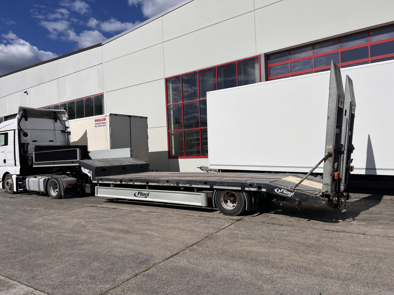 Müller Mitteltal T 1 Achs Satteltieflader - Low loader semi-trailer: picture 2 Müller Mitteltal T 1 Achs Satteltieflader - Low loader semi-trailer: picture 2