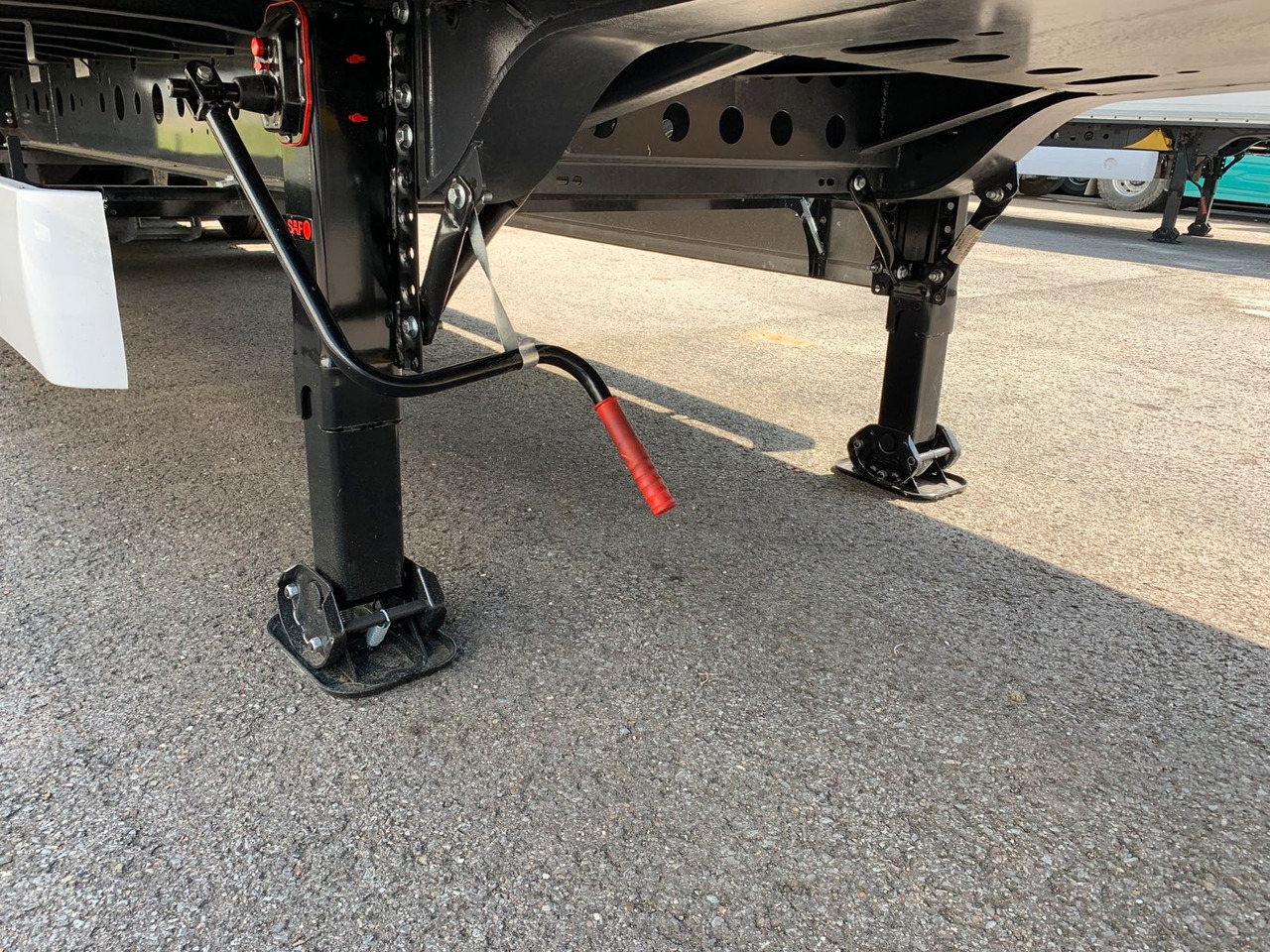 Wielton Curtain Master MEGA - Curtainsider trailer: picture 4 Wielton Curtain Master MEGA - Curtainsider trailer: picture 4