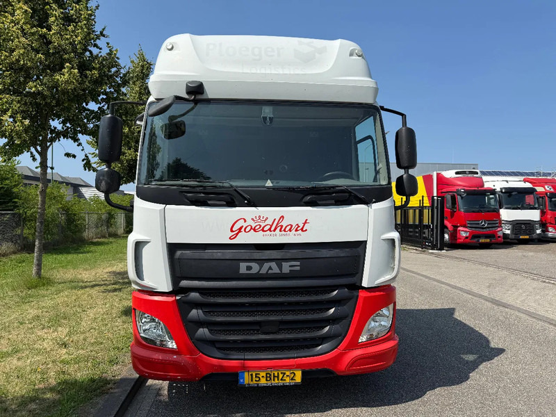 DAF CF 400 12-2016 only 805.000 km - Tractor truck: picture 3 DAF CF 400 12-2016 only 805.000 km - Tractor truck: picture 3
