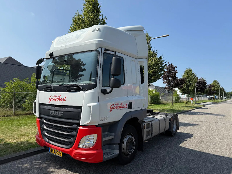 DAF CF 400 12-2016 only 805.000 km - Tractor truck: picture 1 DAF CF 400 12-2016 only 805.000 km - Tractor truck: picture 1